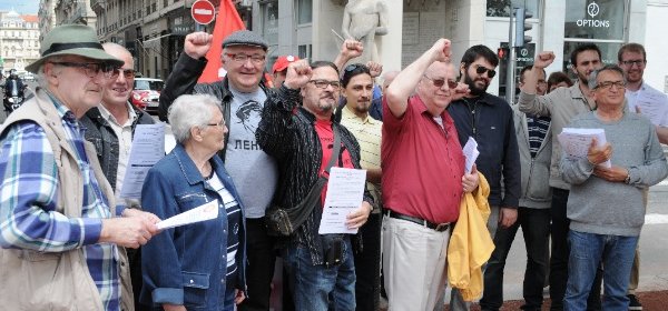 9 Mai 2015, devant le veilleur de pierre (Lyon Bellecour).